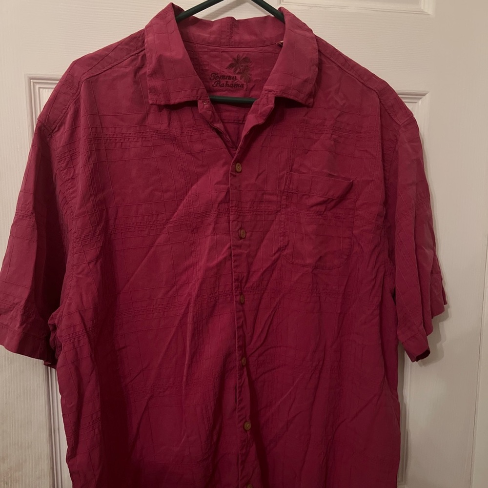Tommy Bahama 100 % silk shirt preowned